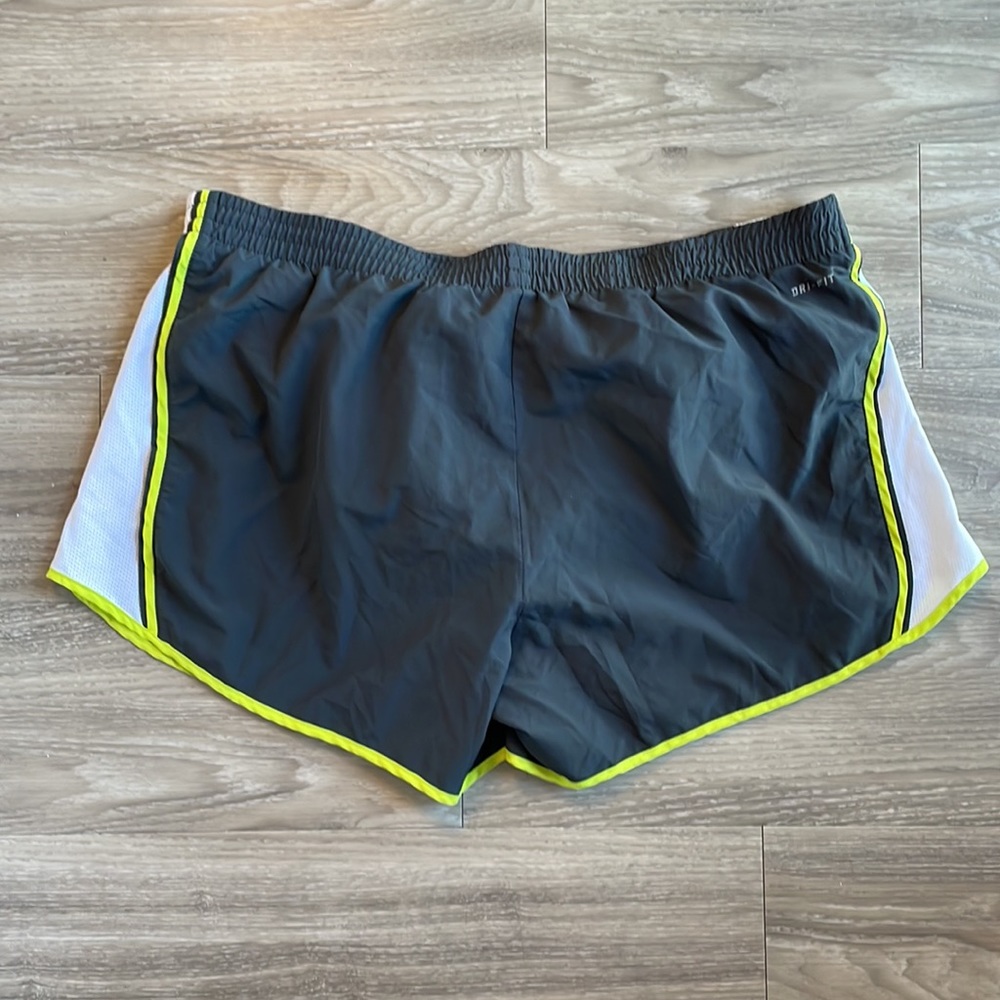 Nike Dri-Fit Running Short - Picture 4 of 4